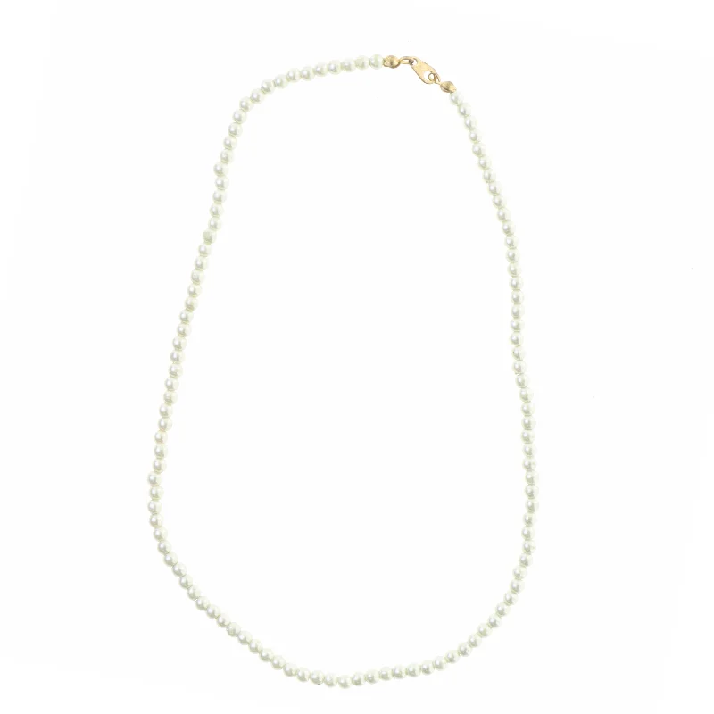 Perlehalskæde med guldlås (str. Kæde 41 cm)