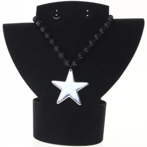 Sort perlekæde med stjerneanhænger (str. Kæde 76 cm vedhæng 5 komma 3 x 5 cm)