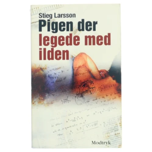 Pigen Der Legede Med Ilden (Millennium, 2. Bind) af Stieg Larsson (Bog)