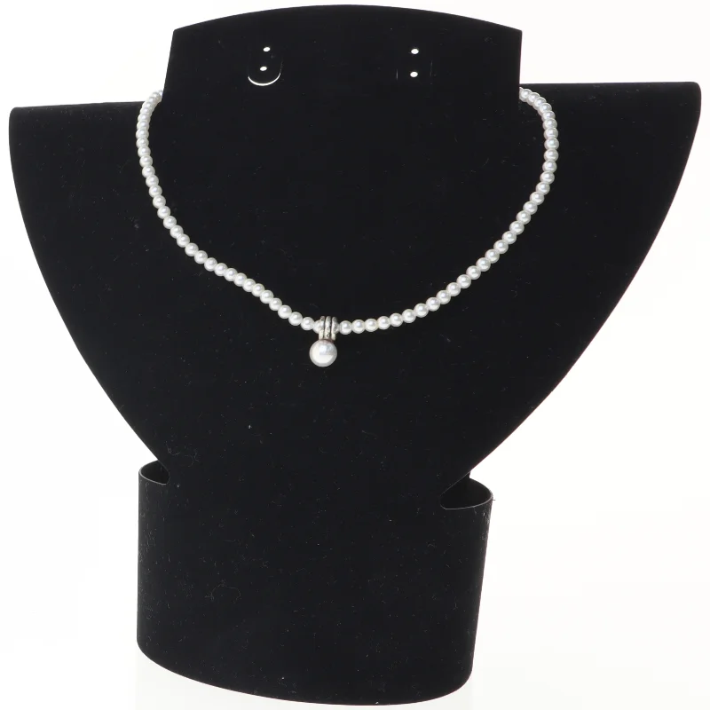 Perlehalskæde med vedhæng fra Pilgrim (str. Kæde 41 komma 5 cm)