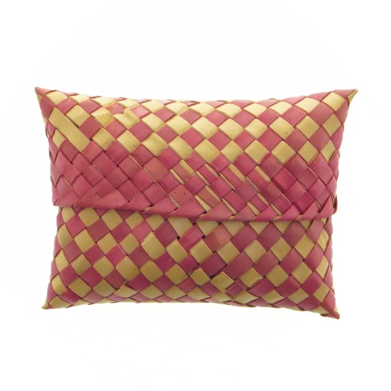 Flettet pung og hårtilbehør (str. Eske 12 x 9 cm)