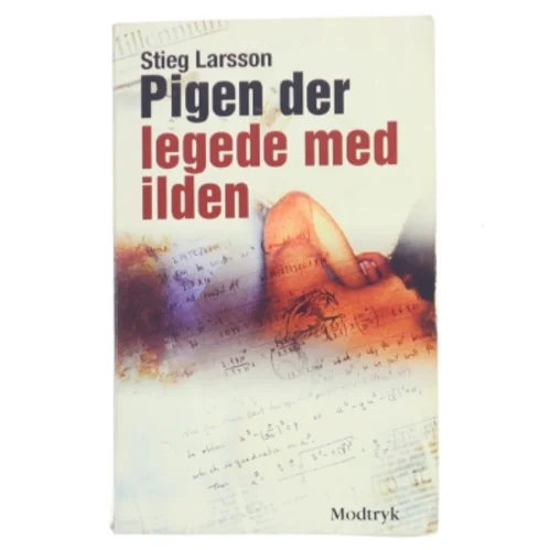 Pigen Der Legede Med Ilden (Millennium, 2. Bind) af Stieg Larsson (Bog)
