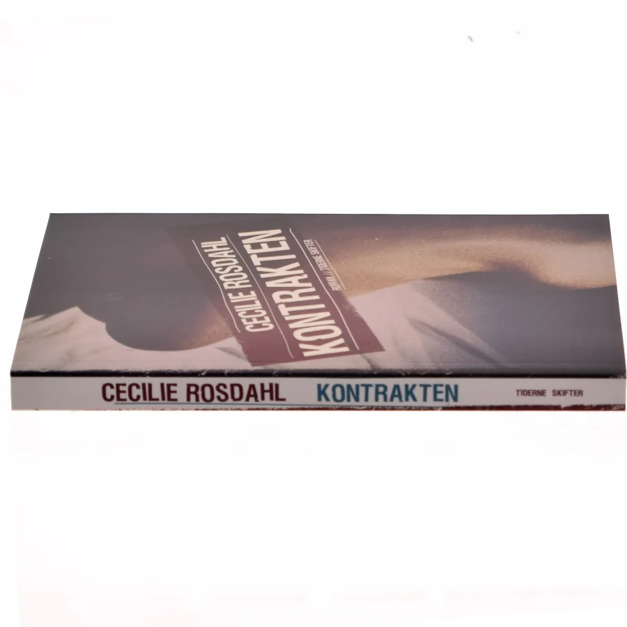 Kontrakten : roman af Cecilie Rosdahl (Bog)