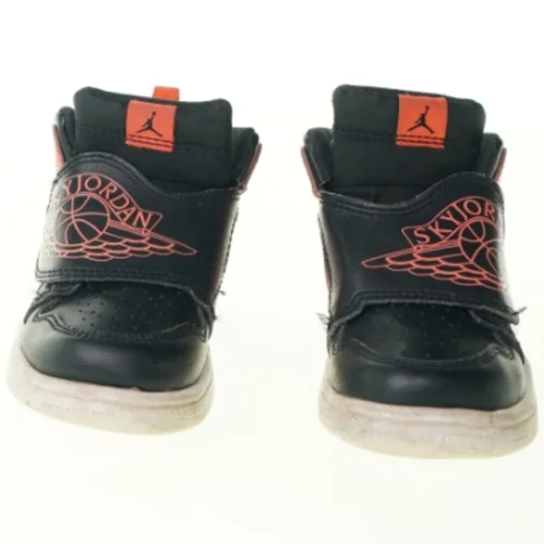 Sko, sky Jordan (str. 23)