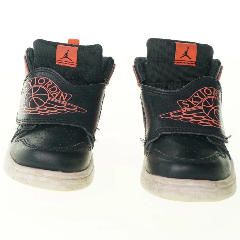 Sko, sky Jordan (str. 23)