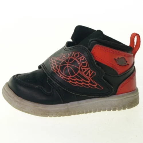 Sko, sky Jordan (str. 23)