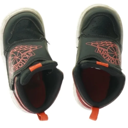 Sko, sky Jordan (str. 23)