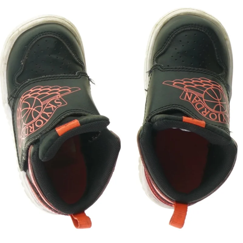 Sko, sky Jordan (str. 23)