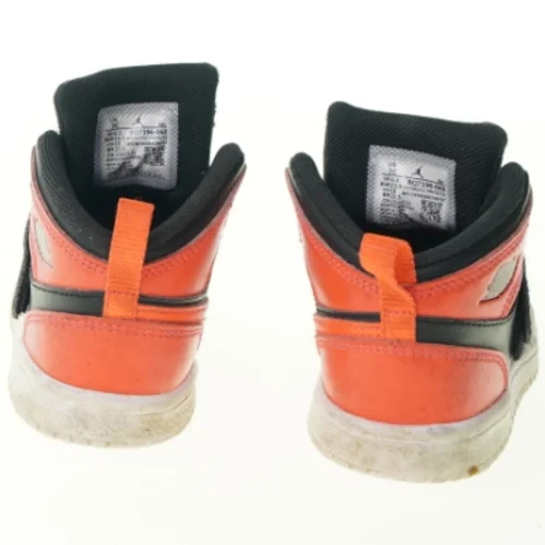 Sko, sky Jordan (str. 23)