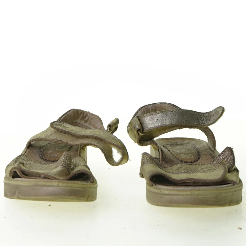 Sandaler fra Primigi (str. 33)