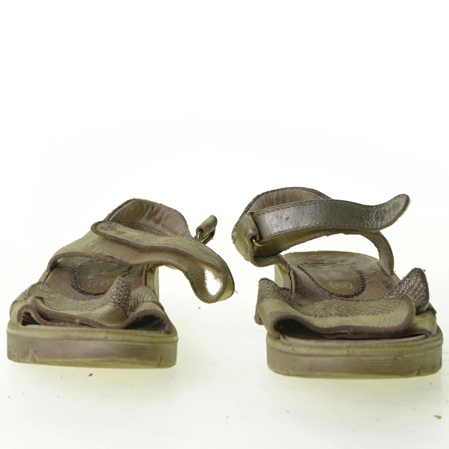 Sandaler fra Primigi (str. 33)