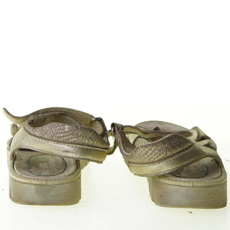 Sandaler fra Primigi (str. 33)