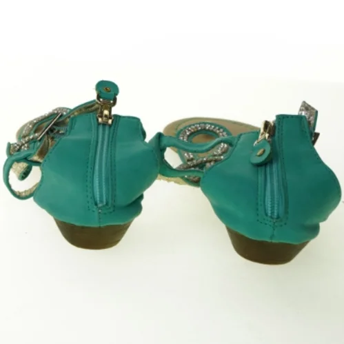 Sandaler fra Kesly (str. 40)