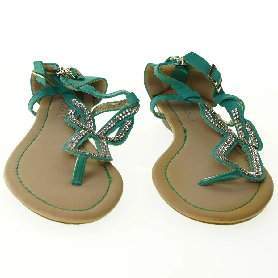 Sandaler fra Kesly (str. 40)