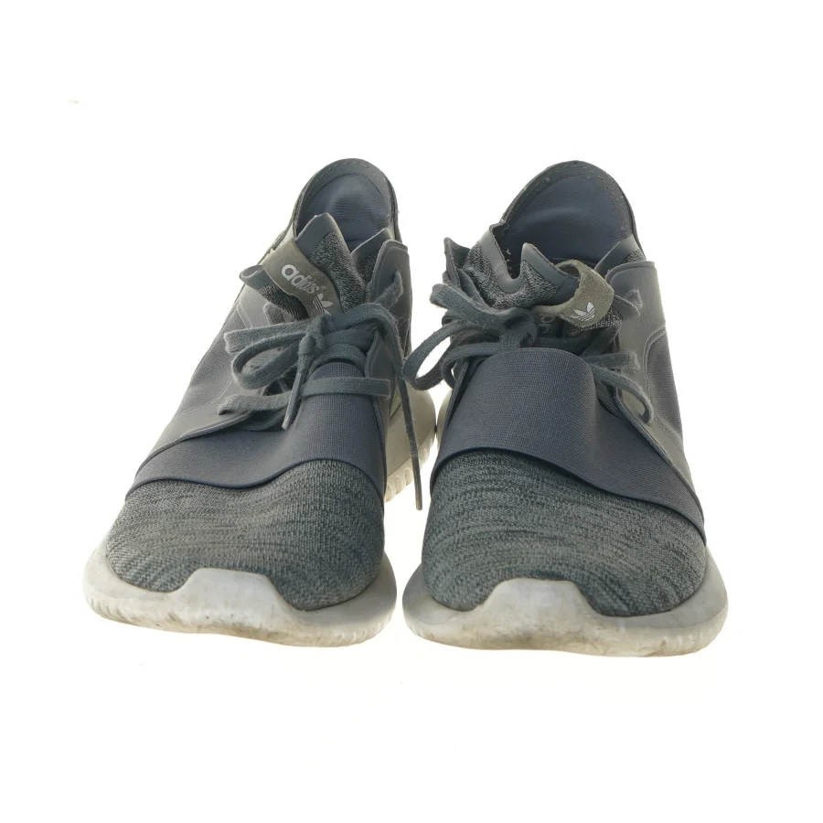Grå sneakers fra Adidas (str. 40 )