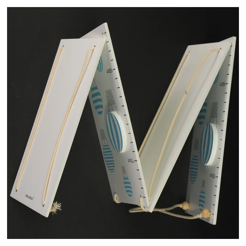 Børne vækstmåler fra Jabadabado (str. Selve pladerne er 80 x 12 cm)