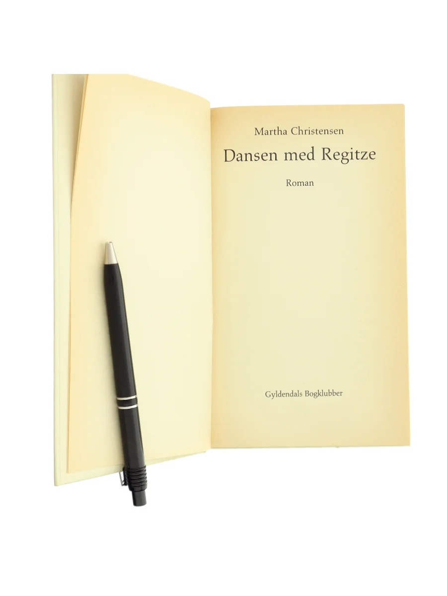 Forsiden af Dansen med Regitze af Martha Christensen