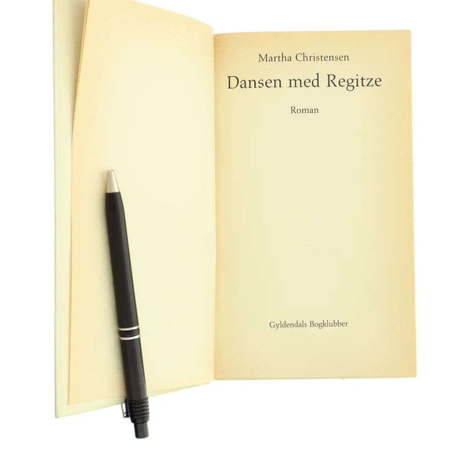 Dansen med Regitze af Martha Christensen (Bog)