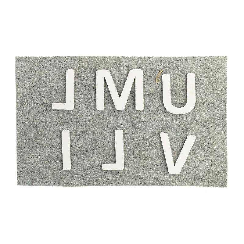 Træbogstaver med klister (6 stk) (str. 8,5 cm)