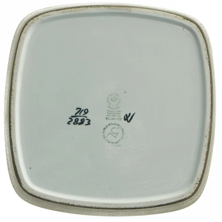 Fajance fade fra Royal Copenhagen (str. 10 cm. og 15 cm)