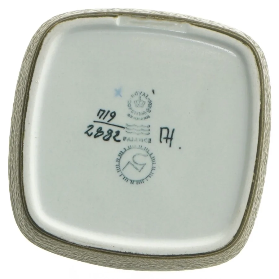 Fajance fade fra Royal Copenhagen (str. 10 cm. og 15 cm)