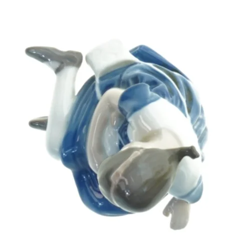 Royal Copenhagen figur af pige fra B&G (str. 9x10 cm)