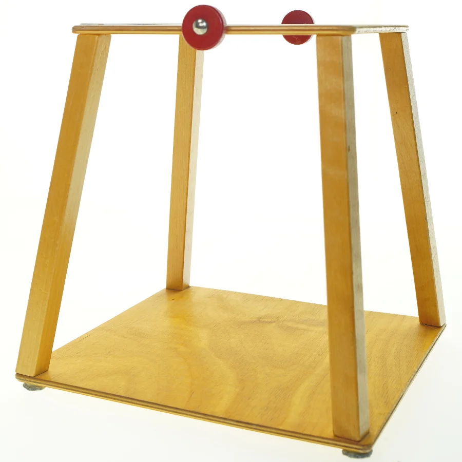 Høj stol til dukker (str. 35 cm. og 28 cm)