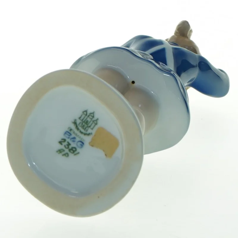 Porcelænsfigur af pige fra B&G (str. 19x6 cm)