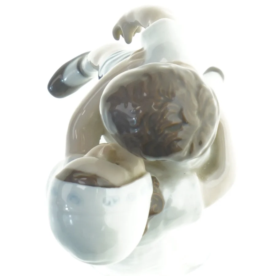 Porcelænsfigur af to børn fra B&G (str. 18x10 cm)