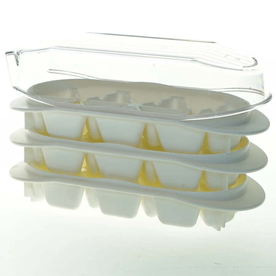 Forme til fylde chokolade/ isterninger  med låg fra Tupperware (str. 21x9 cm)