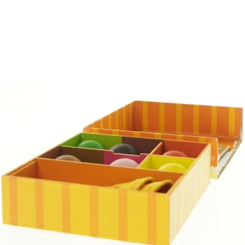 Isvafler med farverige kugler