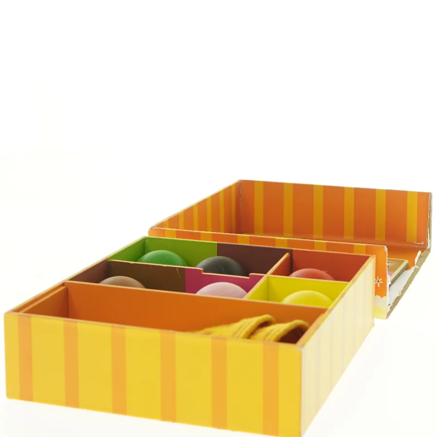 Isvafler med farverige kugler