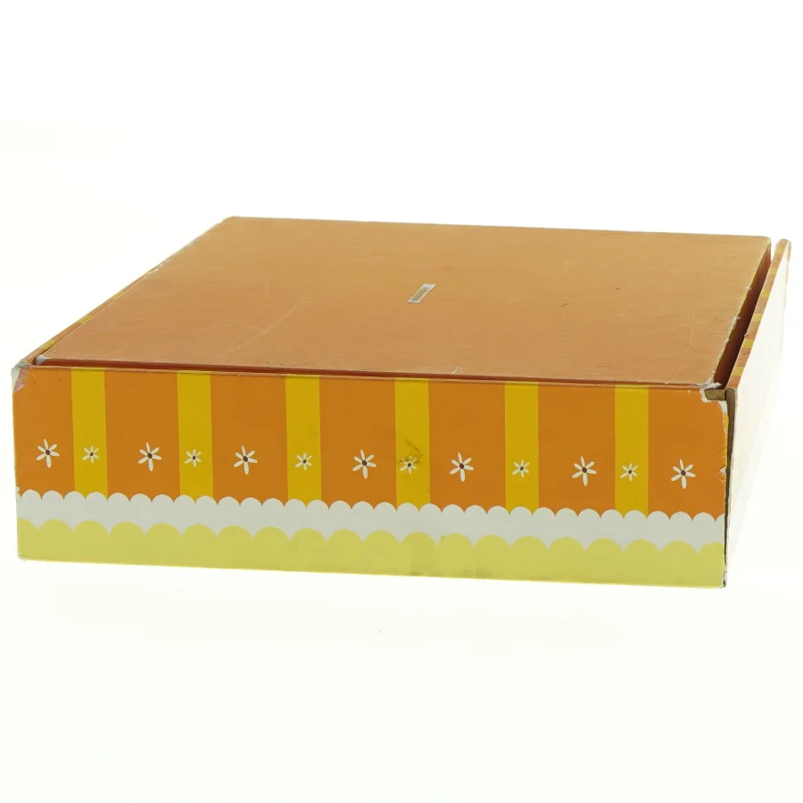 Isvafler med farverige kugler