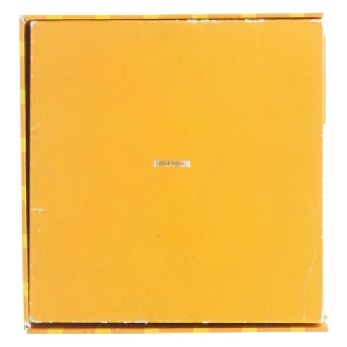 Isvafler med farverige kugler