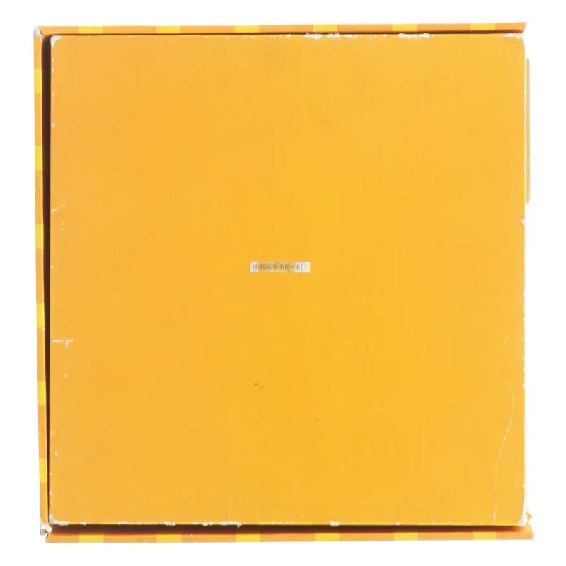 Isvafler med farverige kugler