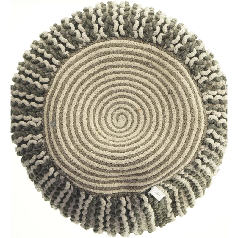 Rund strikket pude (str. 53 x 40 cm)