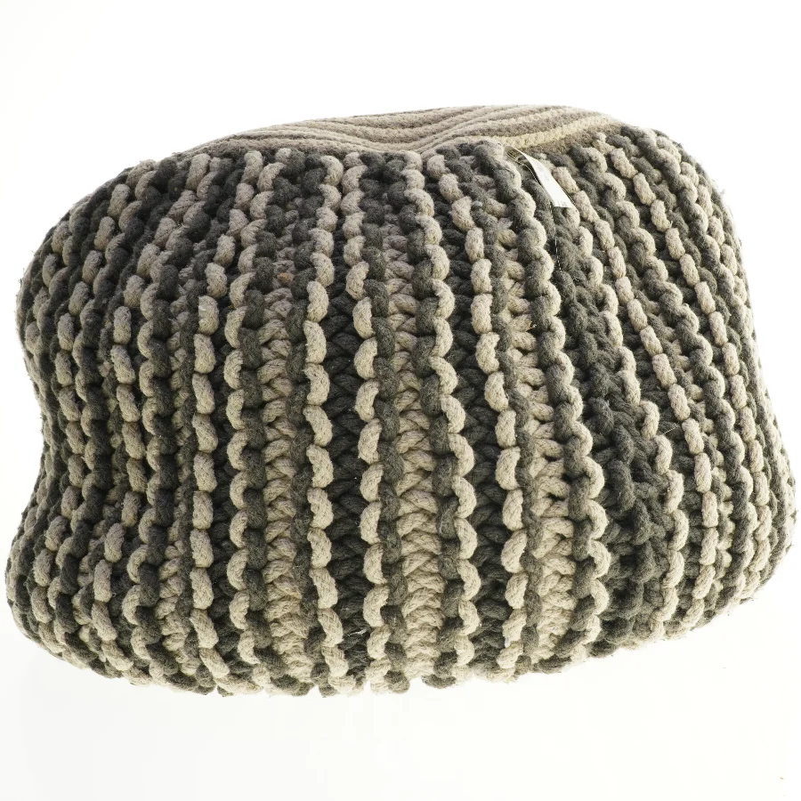 Rund strikket pude (str. 53 x 40 cm)