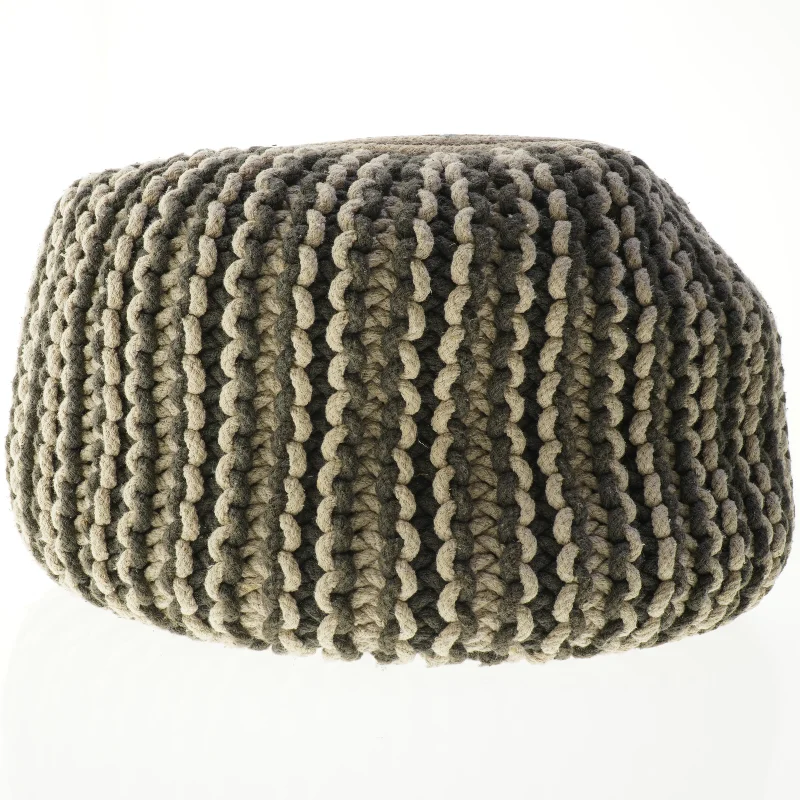 Rund strikket pude (str. 53 x 40 cm)