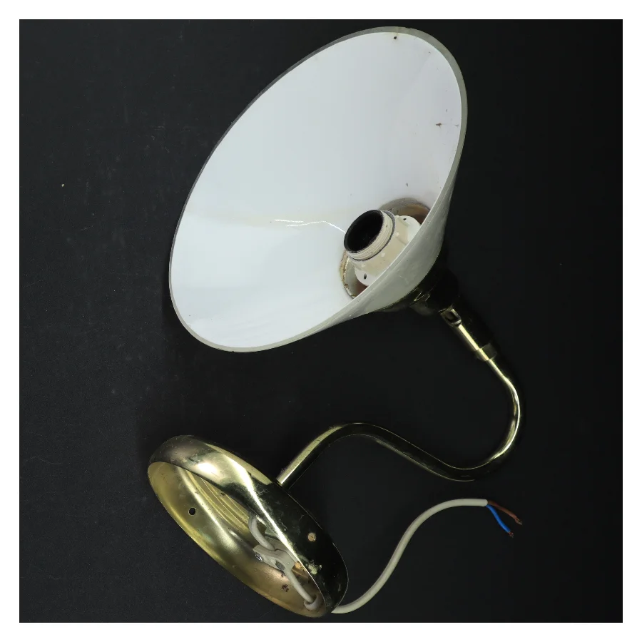 Væglampe med opalglas fra IKEA