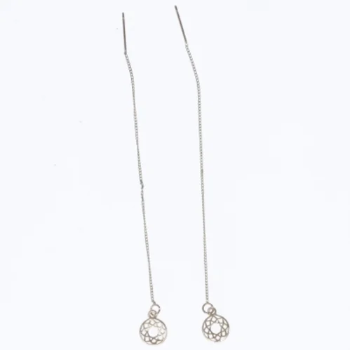 Sæt af lange øreringe med vedhæng (str. 11 cm)