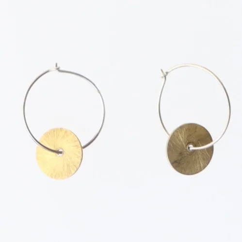 Runde øreringe med gulddetaljer (str. Ø 2 cm)