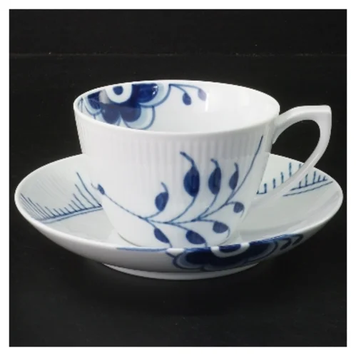 Mega mussel porcelæns tekop og underkop fra Royal Copenhagen (str. Ø 10 & 16 cm)