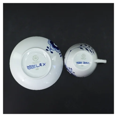 Mega mussel porcelæns tekop og underkop fra Royal Copenhagen (str. Ø 10 & 16 cm)