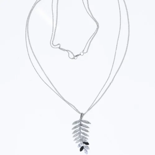 Sølv halskæde med bladvedhæng (str. 80 cm)