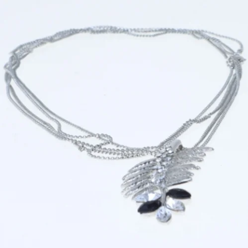 Sølv halskæde med bladvedhæng (str. 80 cm)