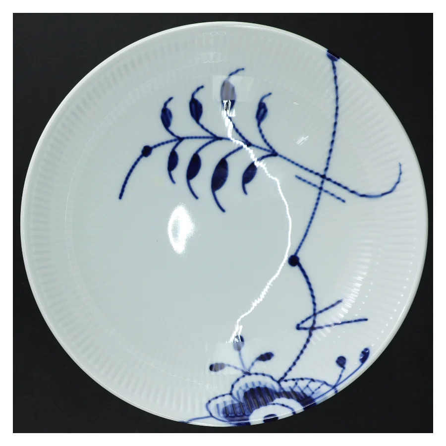 Royal Copenhagen Mega Musselmalet fodskål fra Royal Copenhagen (str. H. 16 cm. ø. 21,5 cm)