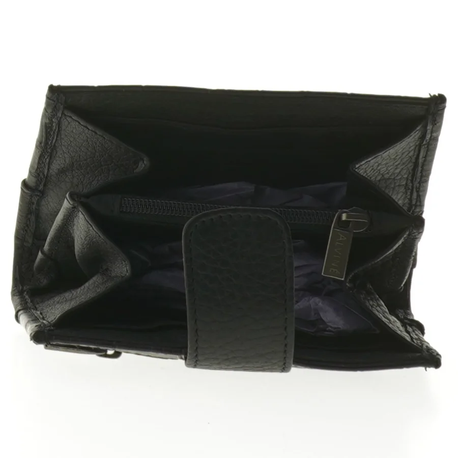 Sort pung med krokodillemønster fra ALVINÉ (str. 14x11 cm)