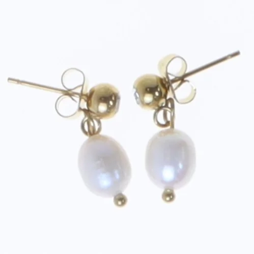 Guld øreringe med perler (str. 2 cm)