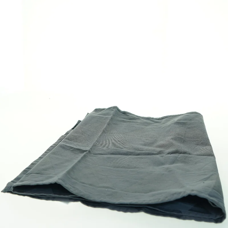 Grå dug (str. 140x49 cm)