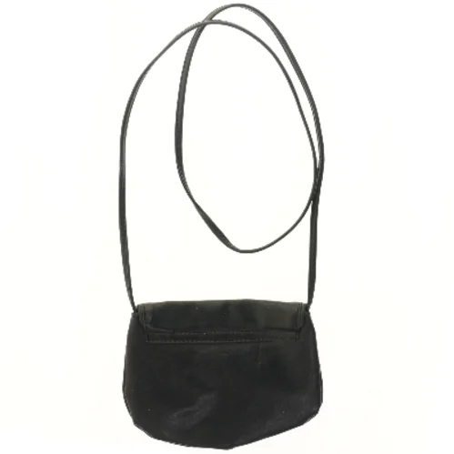 Sort skuldertaske med sommerfugl fra Even & Odd (str. 20x15 cm)